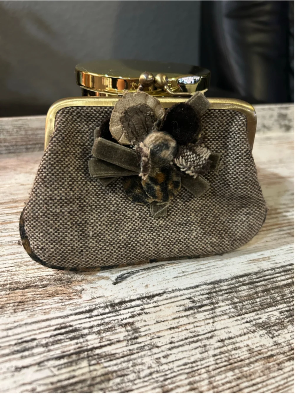 Women's Unbranded Brown Tweed Floral Clutch One Size
